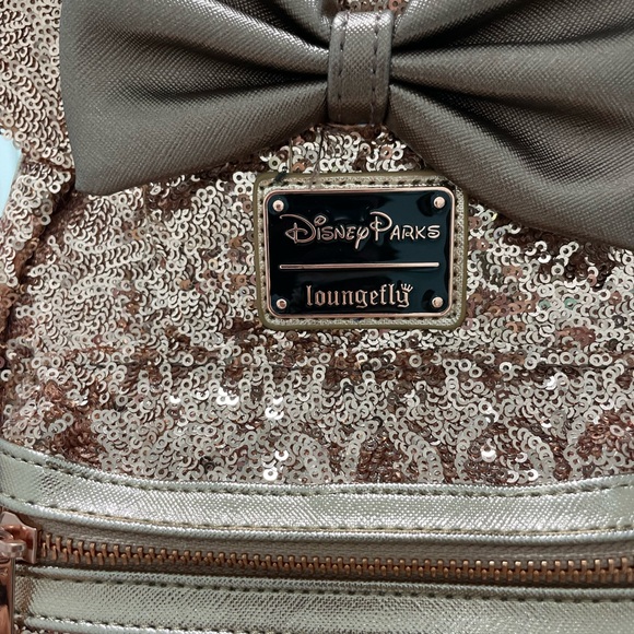 Loungefly Minnie Bow Bronze Sequin  Mini Backpack NWT - Picture 5 of 5
